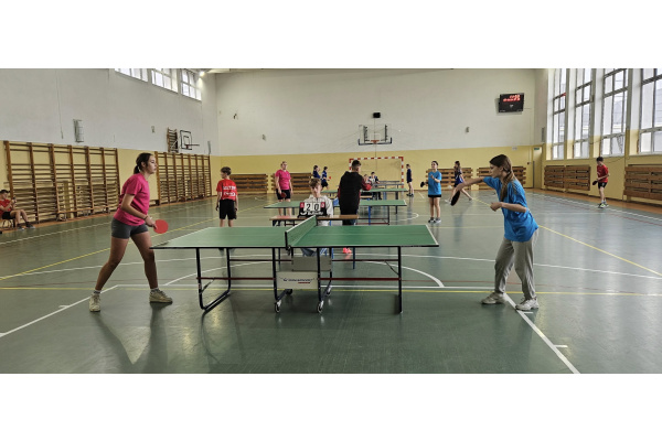 Półfinał wojewódzki w tenisie stołowym dziewcząt