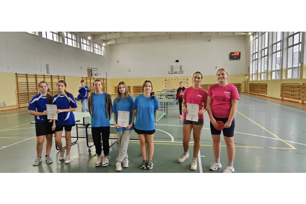Półfinał wojewódzki w tenisie stołowym dziewcząt