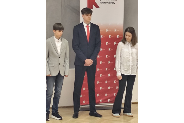 Piotr Kaczmarek - laureat w konkursie Kuratora Oświaty z chemii